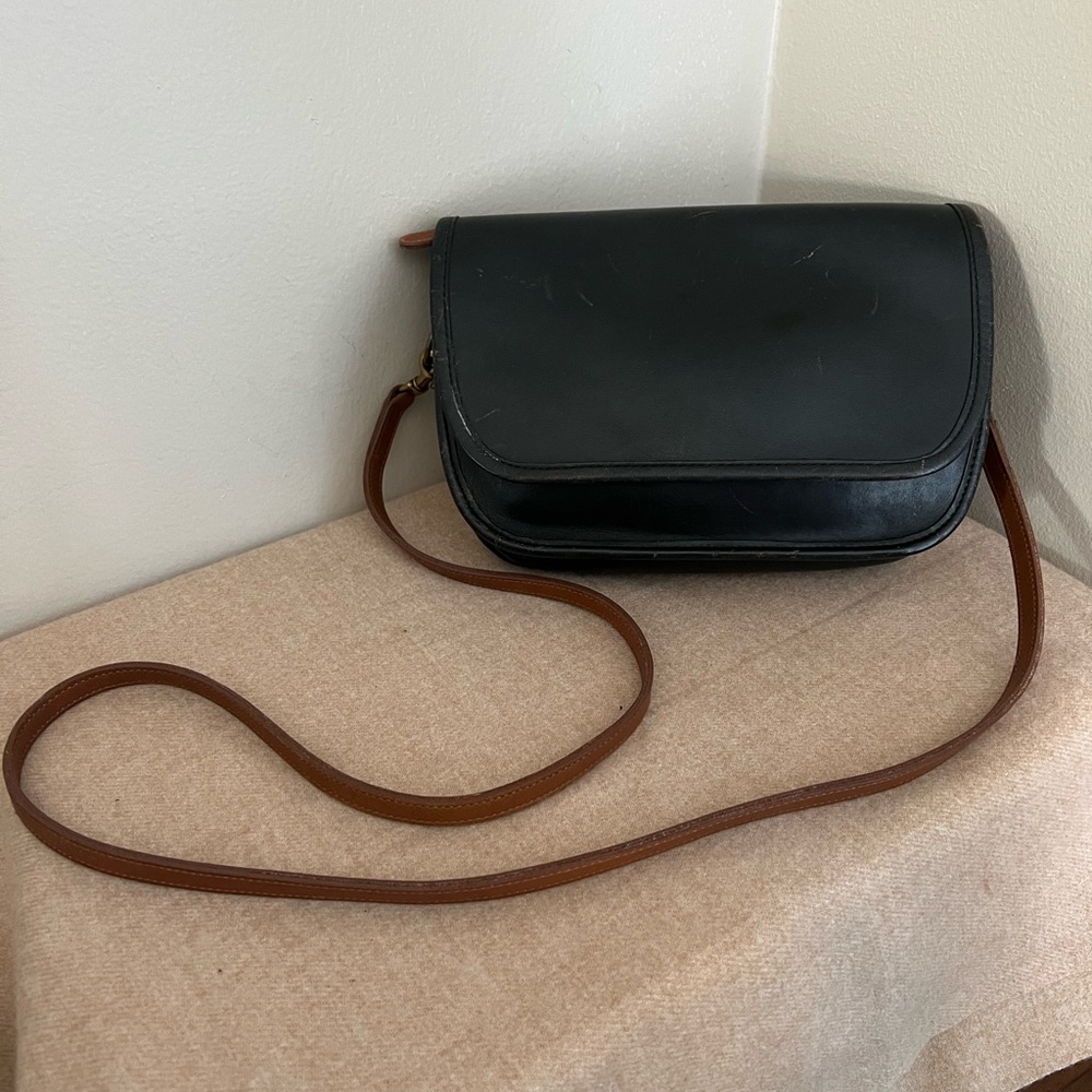 Coach Vintage All leather Crossbody Bag -preloved